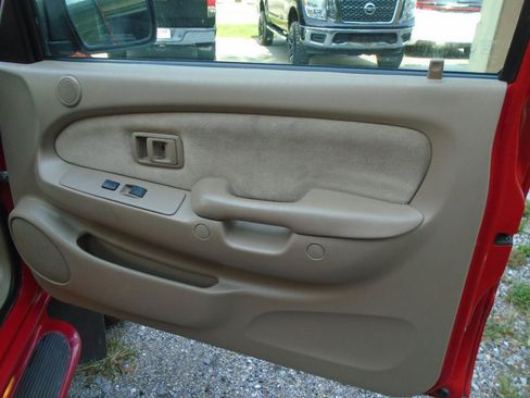 Used 2004 Toyota Tacoma PreRunner RWD image 13