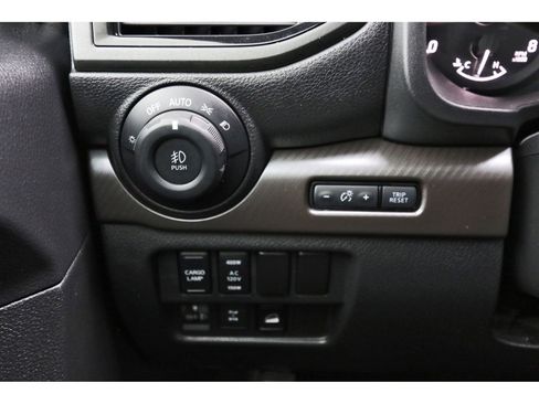 Used 2023 Nissan Titan PRO-4X image 20