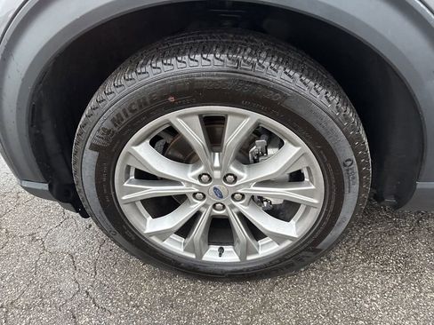 Used 2022 Ford Explorer XLT w/ Equipment Group 202A image 25