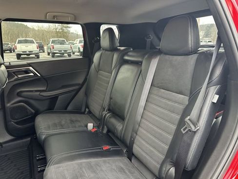 Used 2024 Mitsubishi Outlander SE image 25