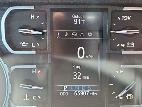 Used 2021 Toyota Tundra SR5 w/ SR5 Leather Package RWD image 12