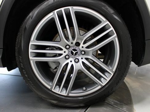 Used 2024 Mercedes-Benz GLS 450 GLS 450 4MATIC image 37