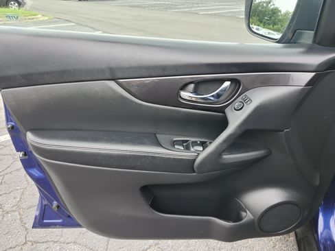Used 2018 Nissan Rogue S FWD image 22
