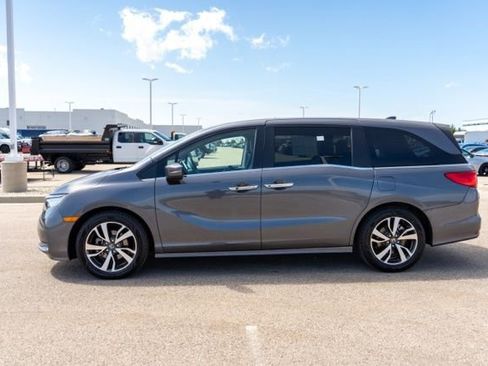 Used 2023 Honda Odyssey Touring image 4