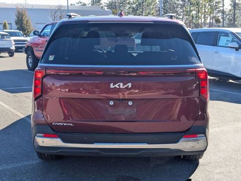 Used 2025 Kia Carnival SX image 5