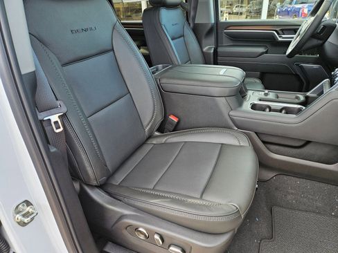 New 2026 GMC Sierra 3500 Denali w/ Denali Reserve Package image 26