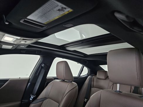 Used 2024 Lexus ES 350 Ultra Luxury w/ Accessory Package (Z1) image 11