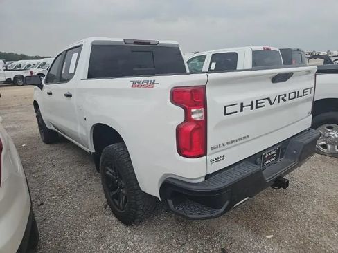 Used 2019 Chevrolet Silverado 1500 LT Trail Boss AWD/4WD image 2