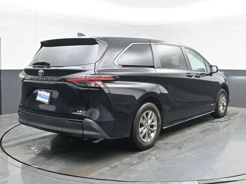 Used 2021 Toyota Sienna LE FWD image 10