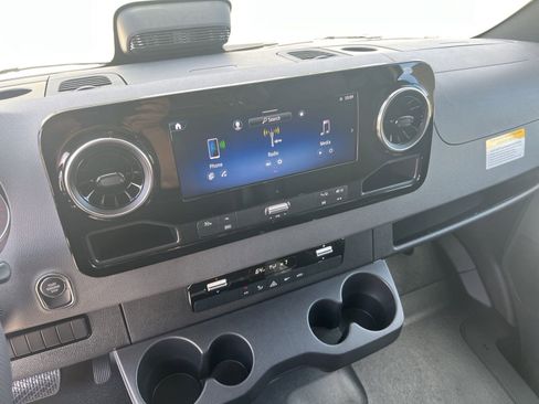 New 2025 Mercedes-Benz Sprinter 2500 image 25