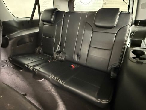 Used 2020 GMC Yukon XL SLE w/ SLE Value Package AWD/4WD image 13