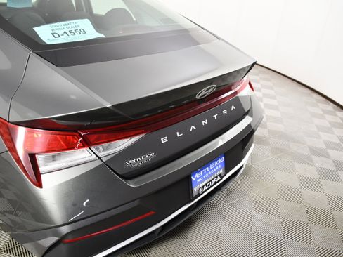 Used 2024 Hyundai Elantra SEL FWD image 15