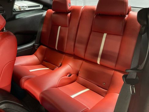 Used 2013 Ford Mustang GT Premium image 31