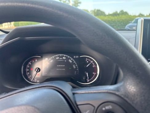Used 2025 Toyota RAV4 XLE FWD image 12