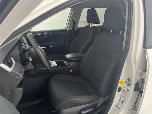 Used 2022 Toyota RAV4 LE AWD/4WD image 18