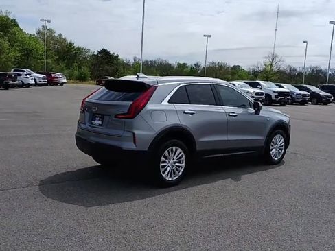 Used 2024 Cadillac XT4 Luxury w/ Cold Weather Package image 8