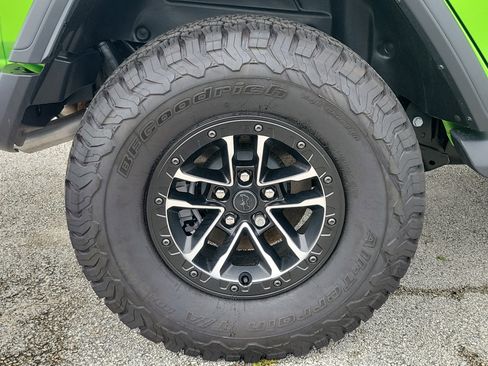 Used 2025 Jeep Wrangler Unlimited Sport AWD/4WD image 5