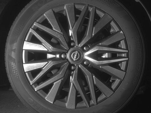 Used 2025 Nissan Altima 2.5 SV FWD image 10