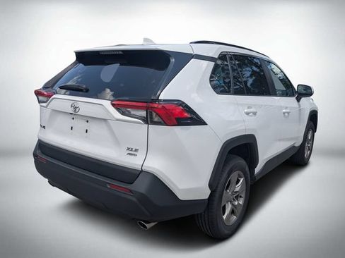 Used 2025 Toyota RAV4 XLE AWD/4WD image 4