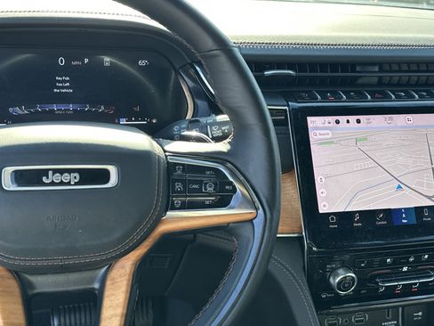 Used 2023 Jeep Grand Cherokee Summit image 27