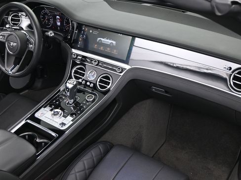 Used 2020 Bentley Continental GT image 11