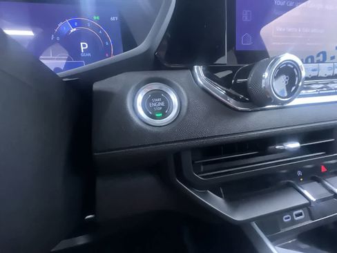 Used 2024 Chevrolet Colorado Trail Boss w/ Technology Package image 17