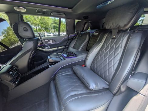 Used 2026 Mercedes-Benz Maybach GLS 600 4MATIC image 36