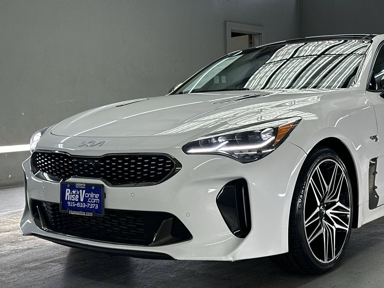 Used 2022 Kia Stinger GT2 RWD image 4