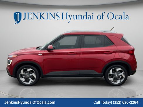 Certified 2025 Hyundai Venue Limited FWD image 6