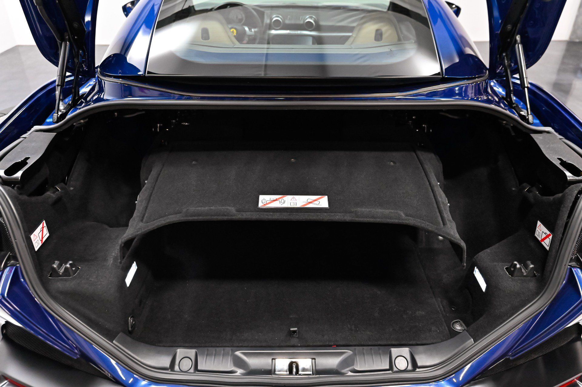 Used 2019 Ferrari Portofino RWD image 38