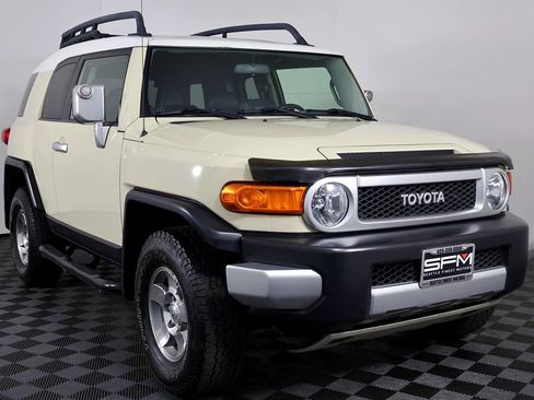 Used 2008 Toyota FJ Cruiser 4WD image 5
