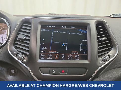 Used 2020 Jeep Cherokee Trailhawk w/ Comfort/Convenience Group AWD/4WD image 19