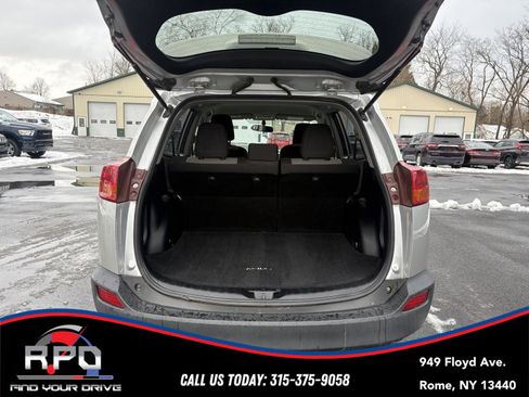 Used 2014 Toyota RAV4 LE image 21