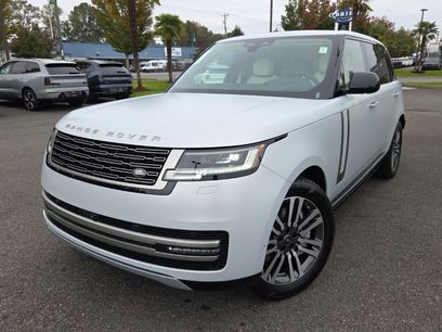 New 2025 Land Rover Range Rover Long Wheelbase SE