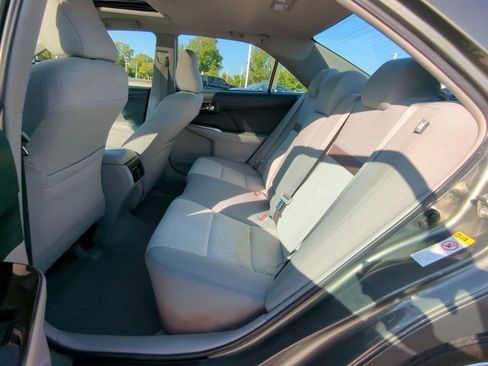 Used 2014 Toyota Camry XLE image 21