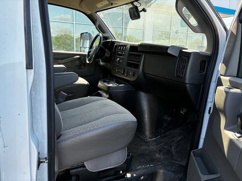 Used 2022 GMC Savana 3500 w/ Power Convenience Package RWD image 35