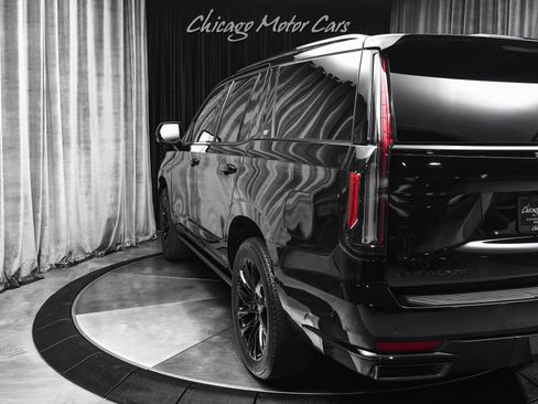Used 2021 Cadillac Escalade Sport Platinum w/ LPO, ONYX Package AWD/4WD image 46