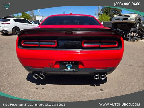 Used 2018 Dodge Challenger R/T Scat Pack w/ Leather Interior Group RWD image 5