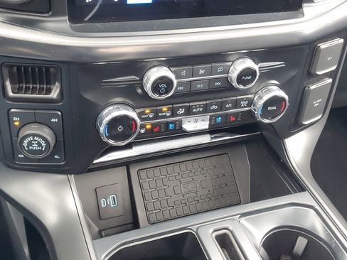 Used 2024 Ford F150 Lariat w/ Equipment Group 502A High image 18