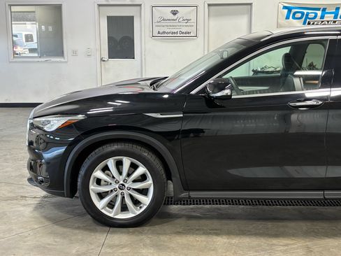 Used 2019 INFINITI QX50 Essential w/ Premium Heat Package image 16