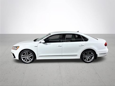 Used 2017 Volkswagen Passat 1.8T R-Line FWD image 9