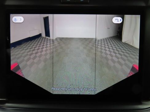 Used 2025 Ford F250 Platinum image 18