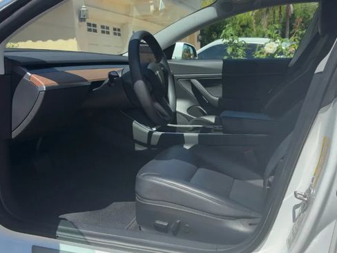 Used 2020 Tesla Model 3 Standard Range Plus RWD image 5
