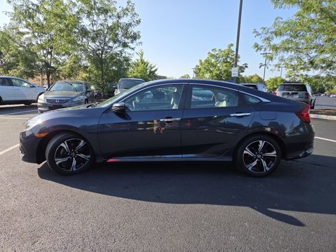 Used 2017 Honda Civic Touring image 22