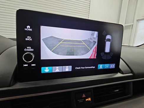 Used 2024 Honda Pilot Touring image 19