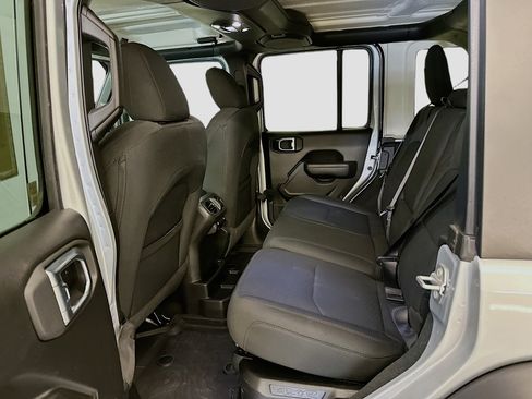 Used 2023 Jeep Wrangler Unlimited w/ Cold Weather Group image 29