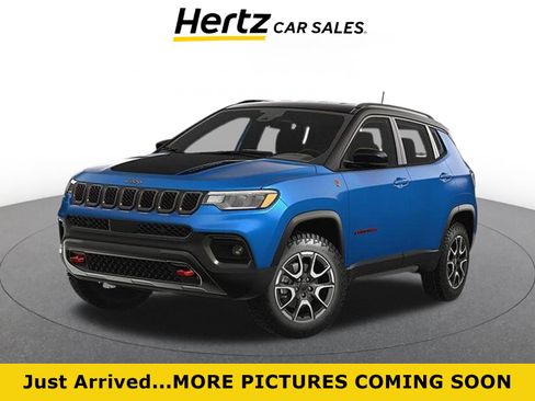 Used 2025 Jeep Compass Trailhawk AWD/4WD image 1