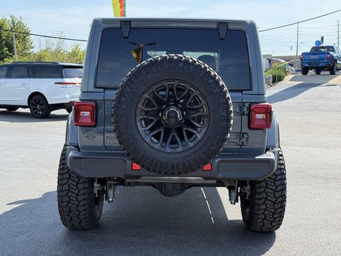 Used 2025 Jeep Wrangler Unlimited Sahara AWD/4WD image 7