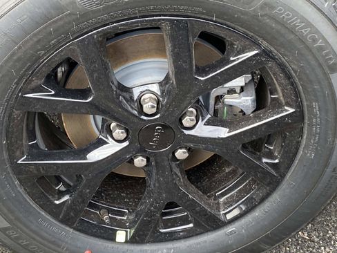 New 2026 Jeep Grand Cherokee Altitude image 5