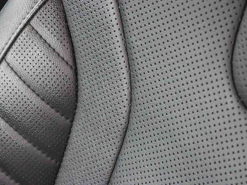 Used 2023 Hyundai Elantra Limited image 25